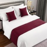 Chemin de lit Coverwhite grenat